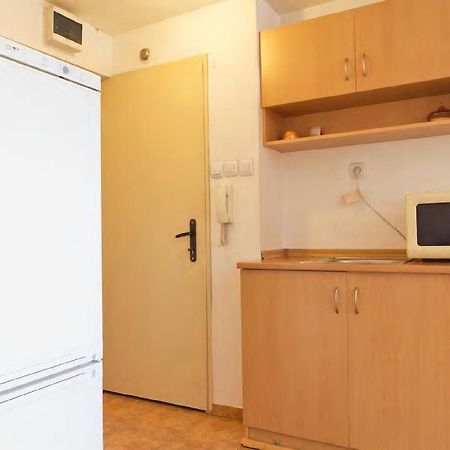 Stay Nexus Near Airport Sofia Bagian luar foto