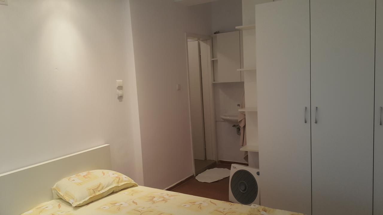 Stay Nexus Near Airport Sofia Bagian luar foto
