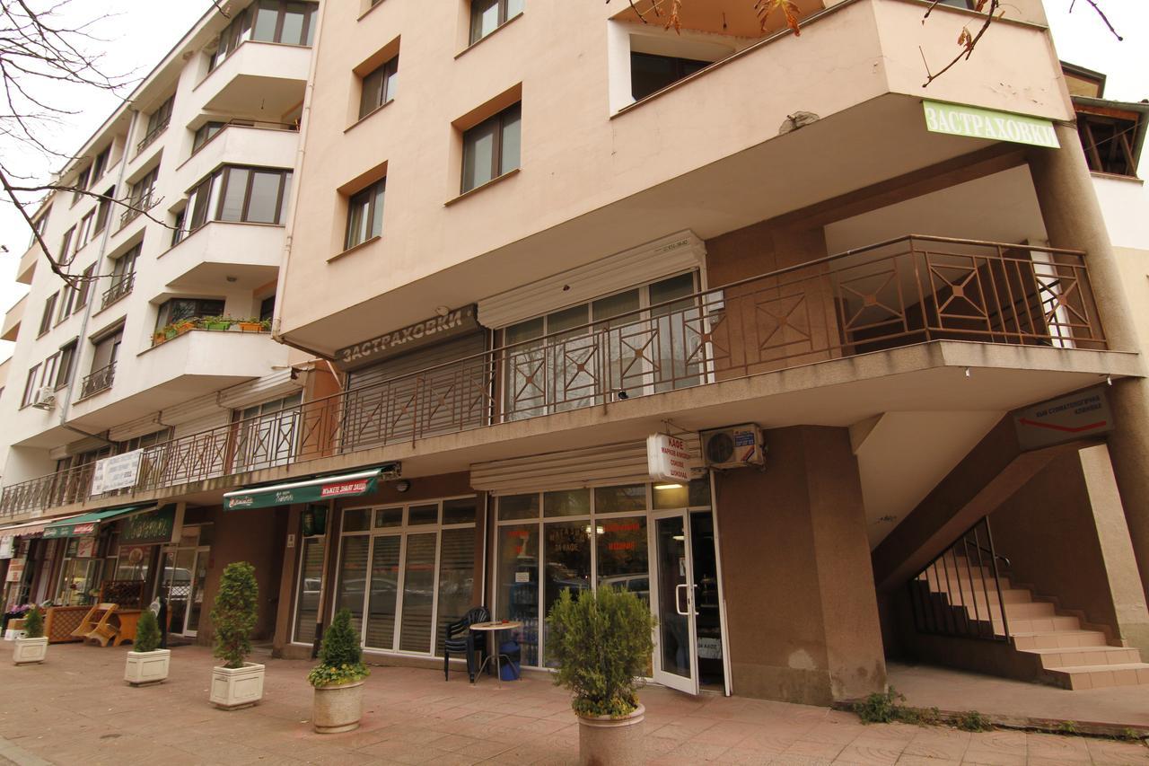 Stay Nexus Near Airport Sofia Bagian luar foto