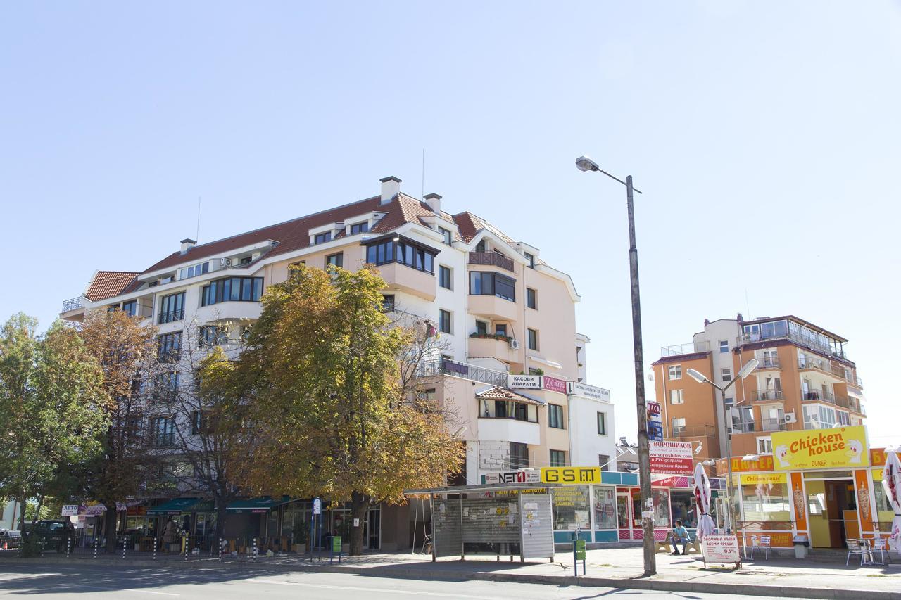Stay Nexus Near Airport Sofia Bagian luar foto